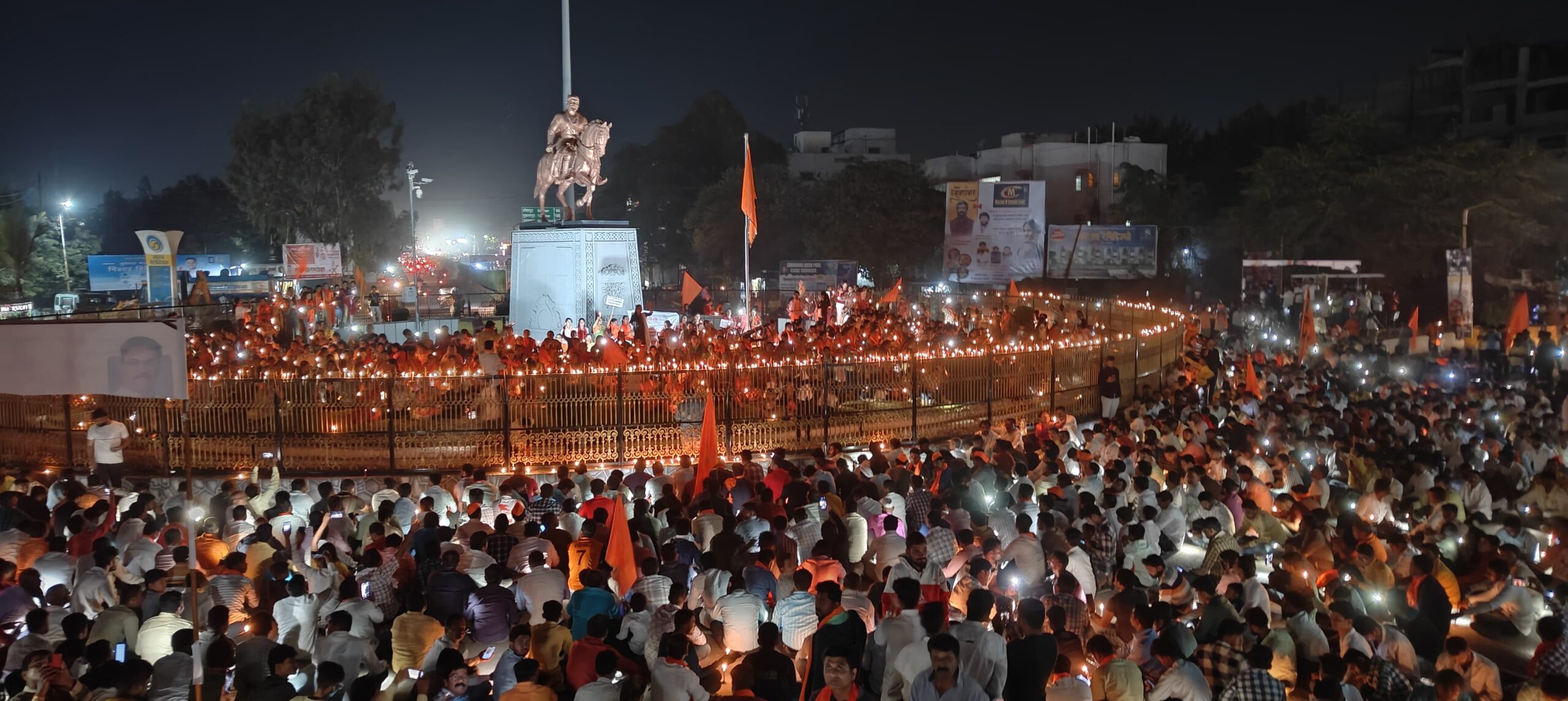 कँडल मार्चसाठी हजारो मराठा रस्त्यावर !