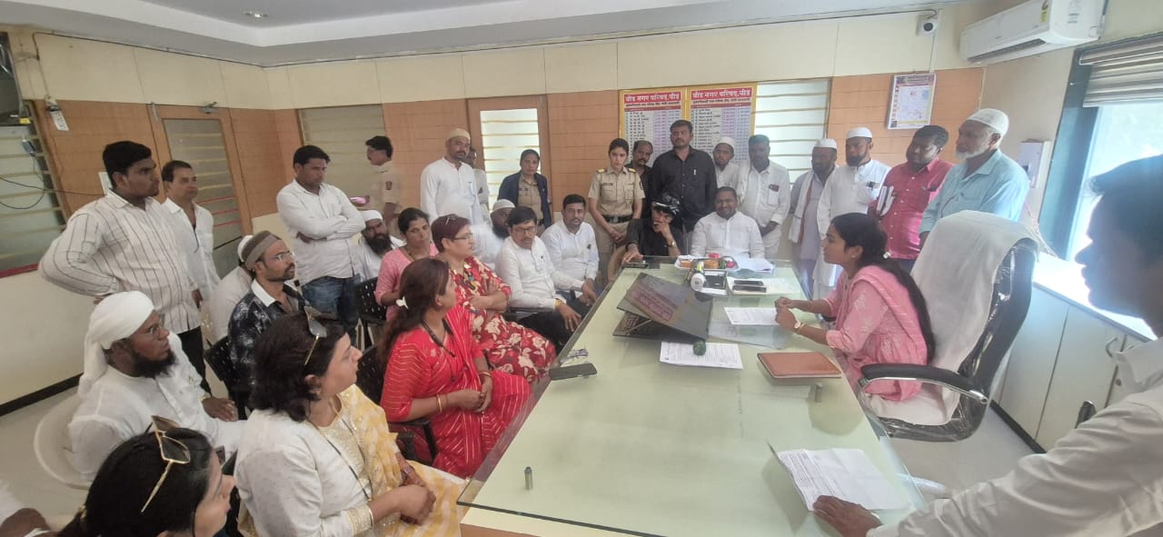पाण्यासाठी सत्ताधाऱ्यांचा नगर परिषदेवर मोर्चा!
