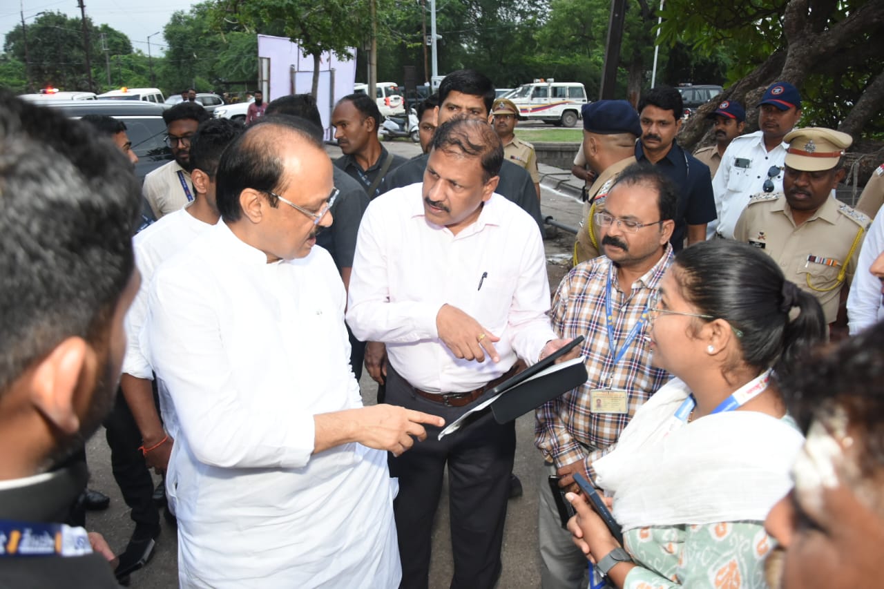 हक्काचा वाढपी अन विकासाची गॅरंटी!