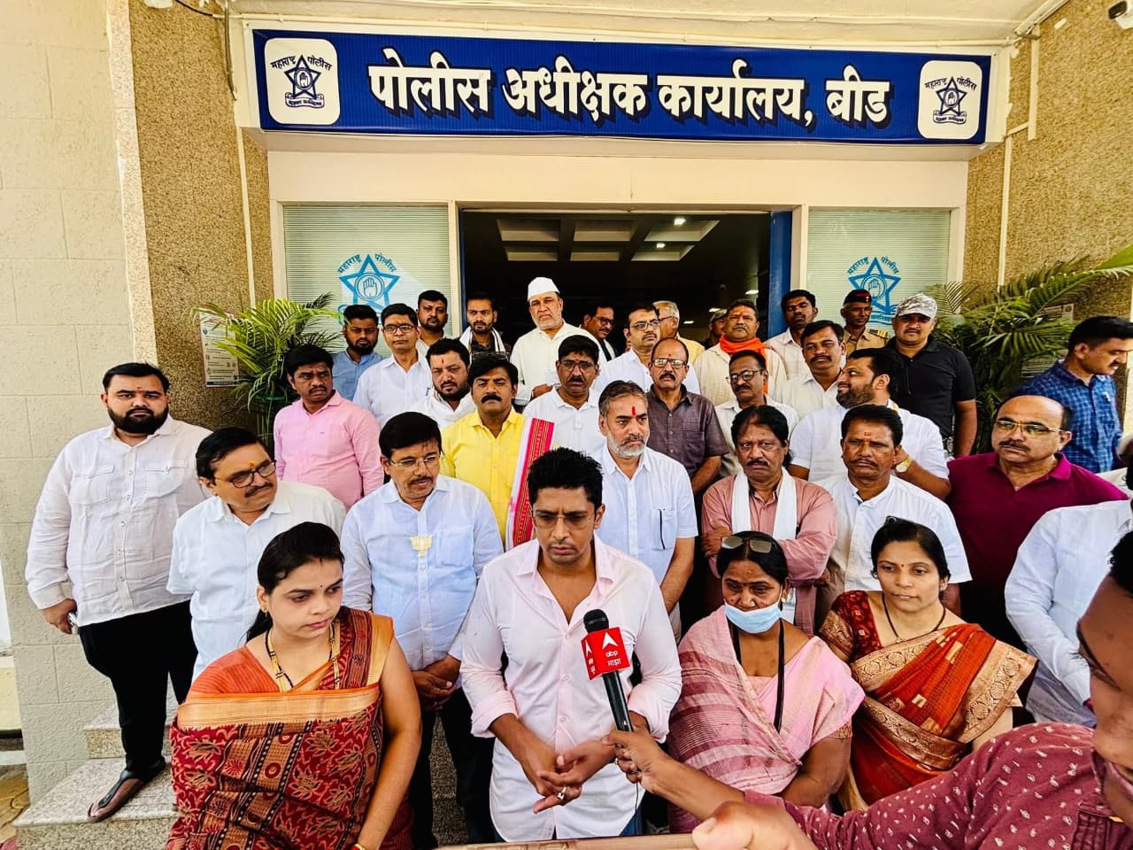 देशपांडे हल्ला प्रकरण :खोटा गुन्हा मागे घ्या, शिष्टमंडळाने घेतली एसपी कावत यांची भेट!