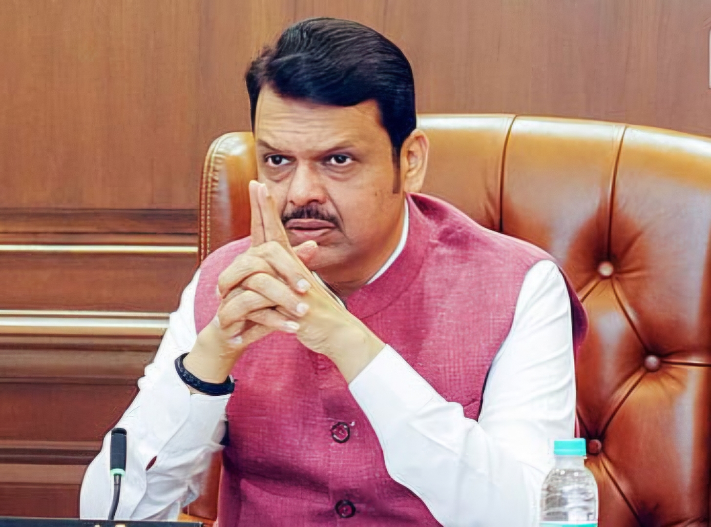 देवेंद्र जी, छत्रपतींचा वारसा सांगण्याचा अधिकार आहे का?