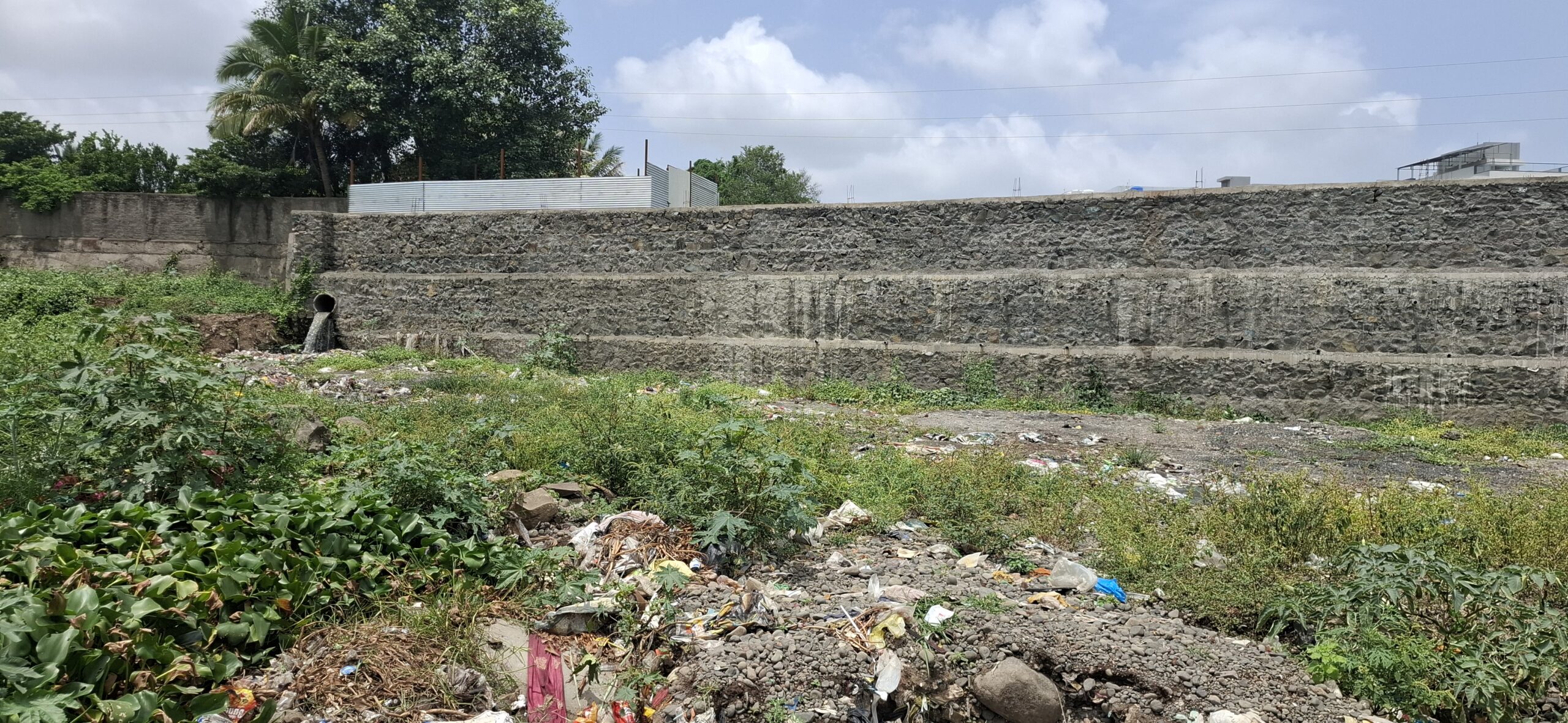 करपरा पाठोपाठ बिंदूसरा नदीत भिंत उभारून नदी गिळंकृत करण्याचा डाव!