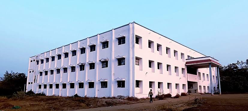 आमदाराच्या मालकीच्या वसतिगृहातुन तीन विद्यार्थी बेपत्ता!
